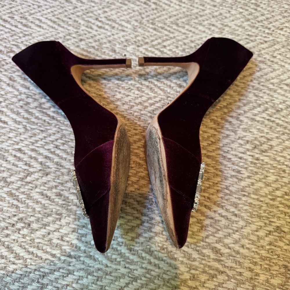 BADGLEY MISCHKA Cher Crystal Embellished Velvet Burgundy Pumps | Size 8.5 - Picture 3 of 5